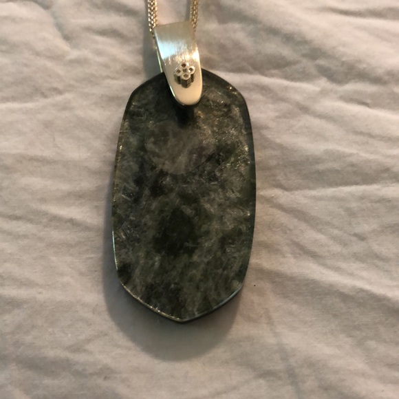 Kendra Scott Pendant Necklace - Picture 2 of 3